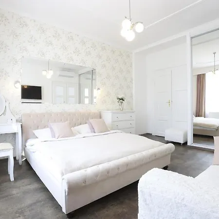 Ametyst Hotel apartamentowy 4*